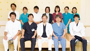 桃仁会病院の医療スタッフのみなさん。 桃仁会病院の医療スタッフのみなさん。