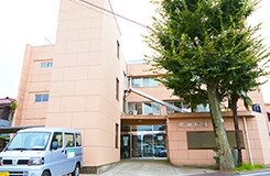 Title 東海病院 外観