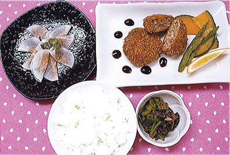 ご飯・さんまのメンチカツ風・大根の梅風味・ごま和え ご飯・さんまのメンチカツ風・大根の梅風味・ごま和え